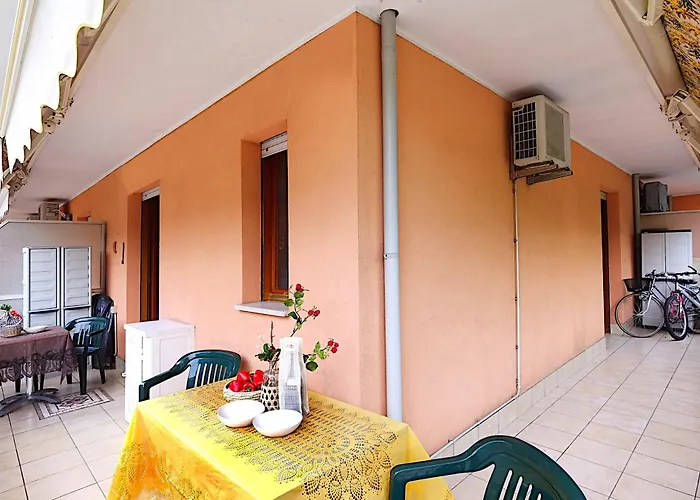 Valbella Apartament *